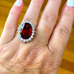♦️Spectacular Garnet and Cubic Zirconia Ring